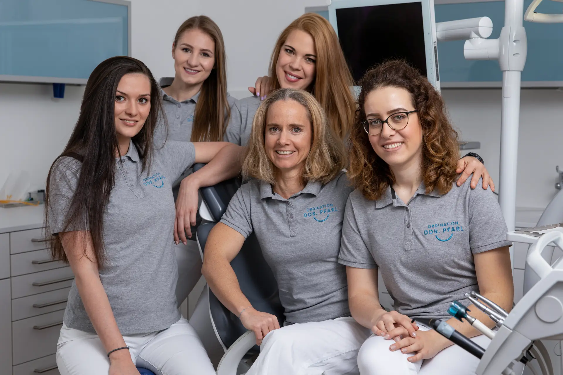Das Team der Zahnärztlichen Ordination DDr. Sabine Pfarl